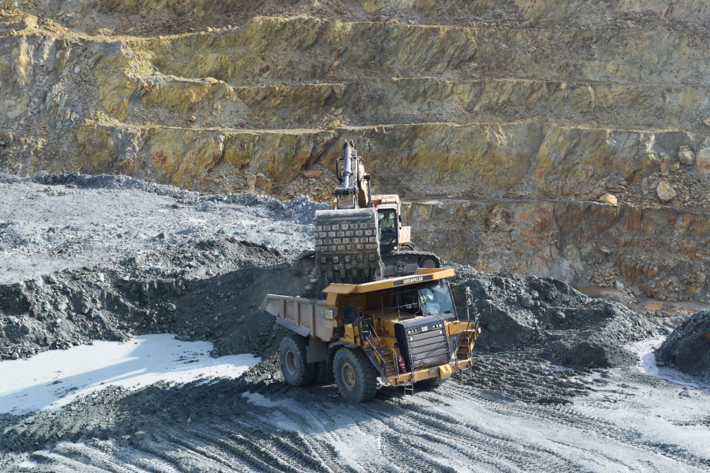 Loading at the quarry face